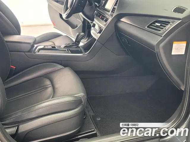 Hyundai Sonata — интерьер