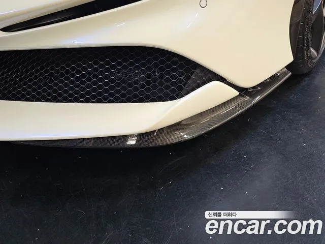 Ferrari SF90 — интерьер