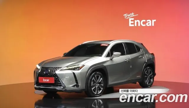 Lexus UX — экстерьер