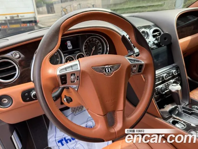 Bentley Flying Spur — интерьер