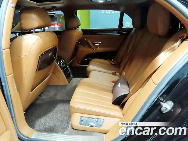 Bentley Flying Spur — интерьер