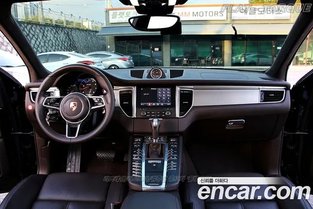 Porsche Macan — интерьер