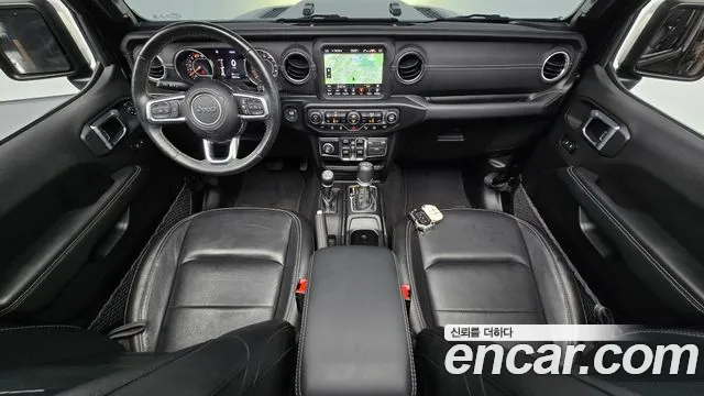 Jeep Wrangler — интерьер
