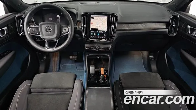 Volvo C40 — интерьер