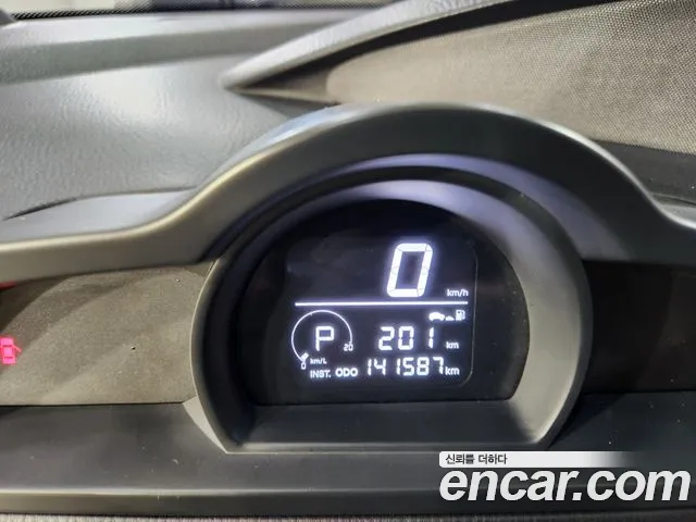 KG Mobility Korando — интерьер