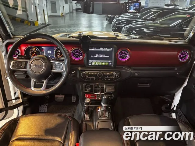 Jeep Gladiator — интерьер