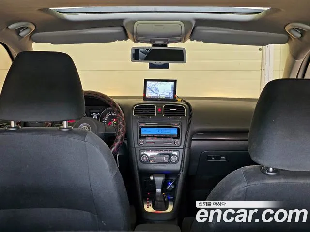 Volkswagen Golf — интерьер
