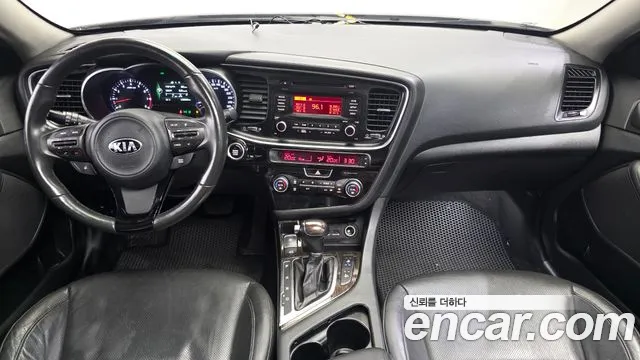 Kia K5 — интерьер