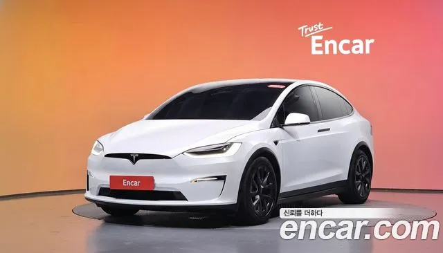 Tesla Model X — экстерьер