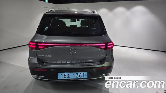 Mercedes-Benz EQB — интерьер