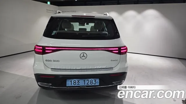 Mercedes-Benz EQB — интерьер