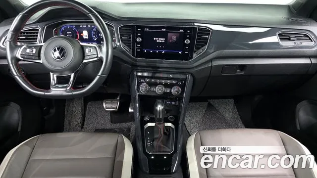 Volkswagen T-Roc — интерьер
