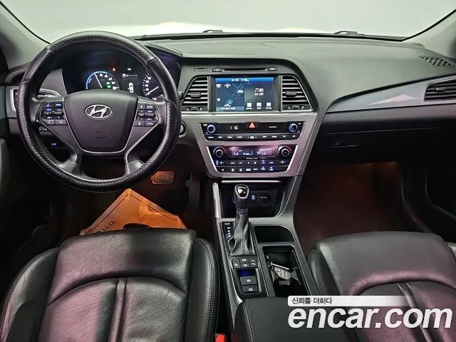 Hyundai Sonata — интерьер