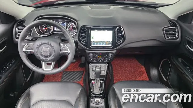 Jeep Compass — интерьер