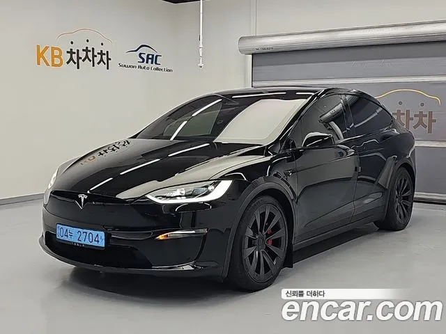 Tesla Model X — экстерьер