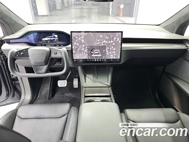 Tesla Model X — интерьер