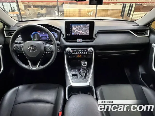 Toyota RAV4 — интерьер
