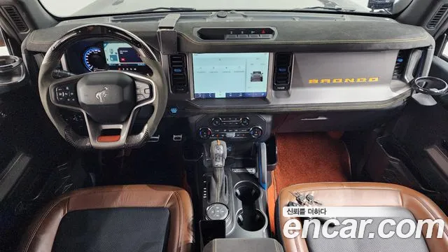 Ford Bronco — интерьер