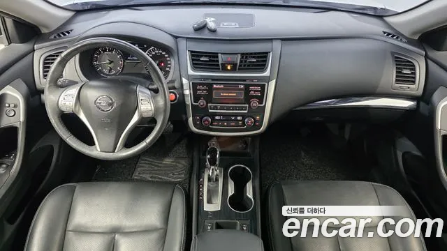Nissan Altima — интерьер