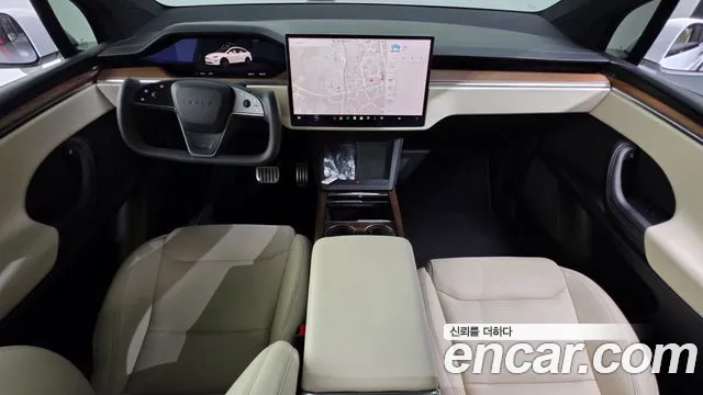 Tesla Model X — интерьер