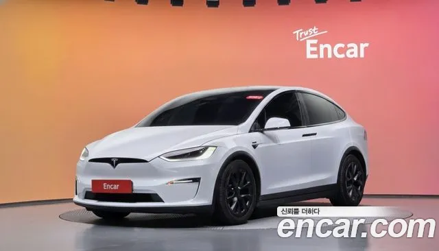 Tesla Model X — экстерьер