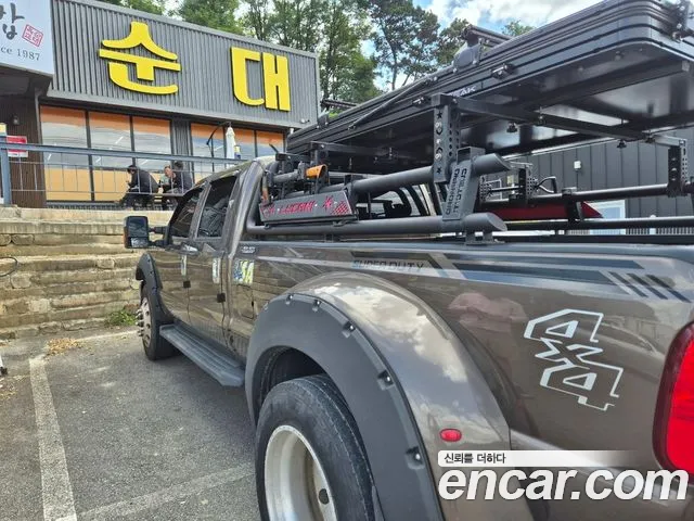 Ford F-350 — интерьер