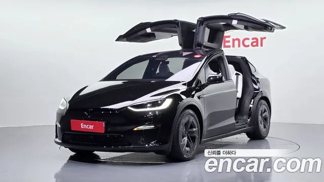 Tesla Model X — экстерьер