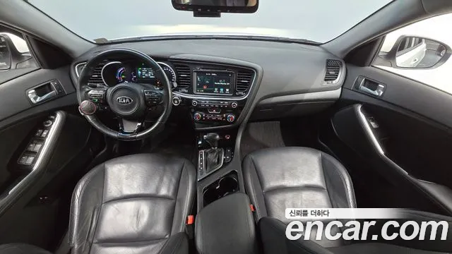 Kia K5 — интерьер