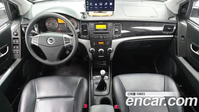 KG Mobility Korando — интерьер