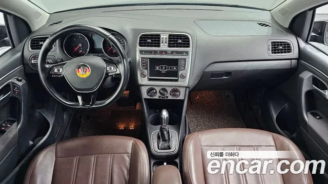 Volkswagen Polo — интерьер