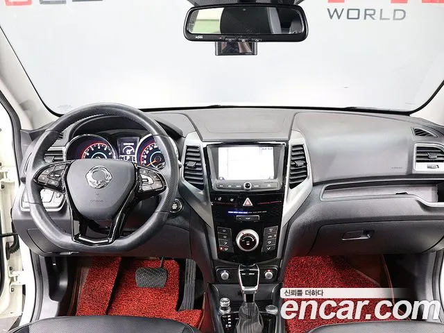 KG Mobility Tivoli — интерьер