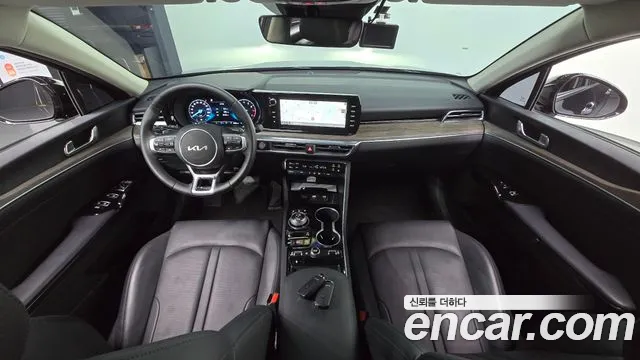 Kia K5 — интерьер