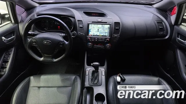 Kia K3 — интерьер