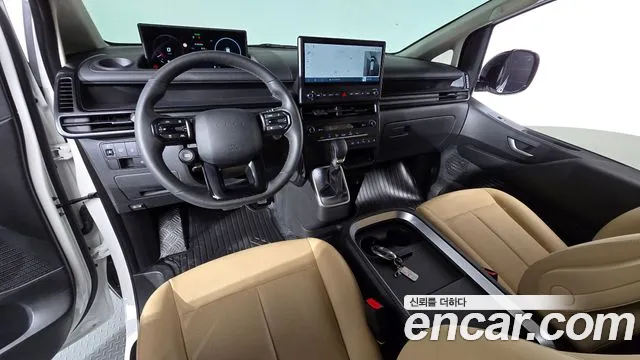 Hyundai Staria — интерьер