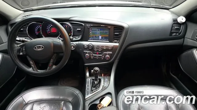 Kia K5 — интерьер