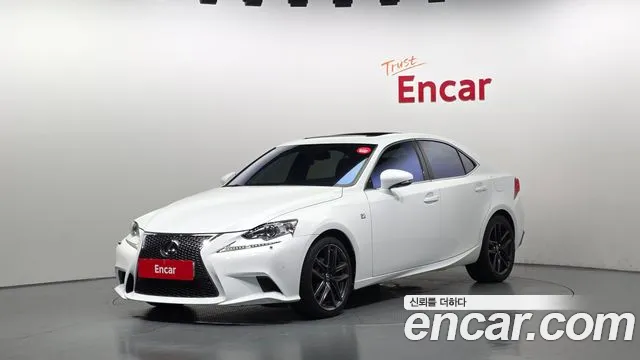 Lexus IS — экстерьер