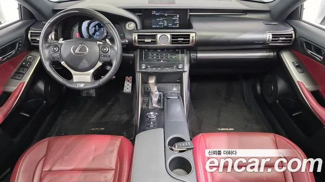 Lexus IS — интерьер