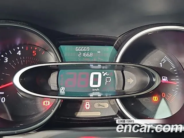 Renault Korea Clio — интерьер