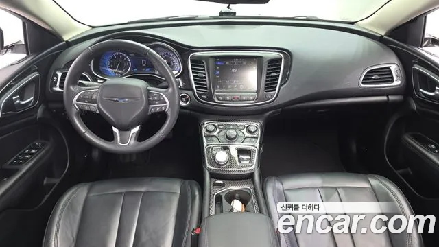 Chrysler 200 — интерьер