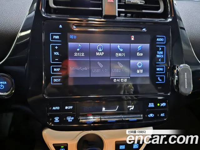 Toyota Prius — интерьер