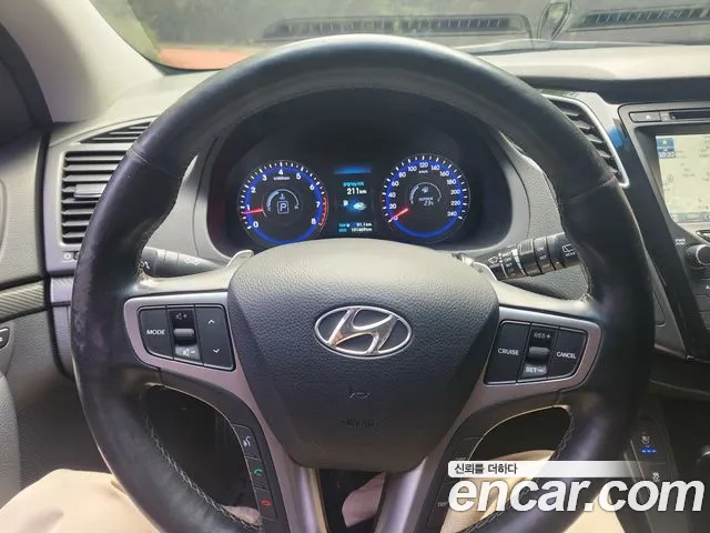 Hyundai i40 — интерьер