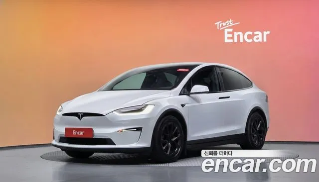 Tesla Model X — экстерьер
