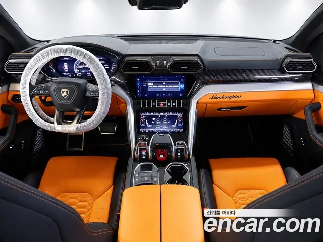 Lamborghini Urus — интерьер