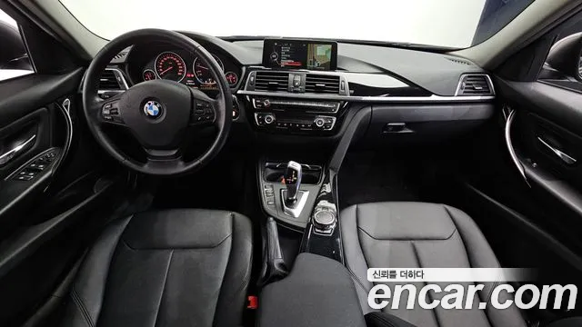 BMW 3 серия — интерьер