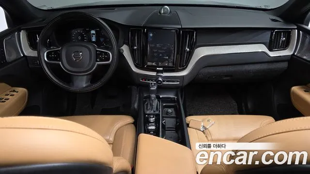 Volvo XC60 — интерьер