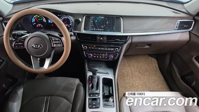 Kia K5 — интерьер