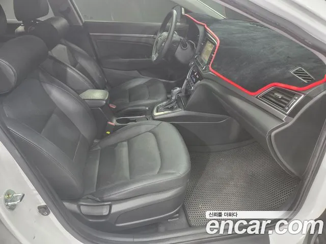 Hyundai Elantra — интерьер