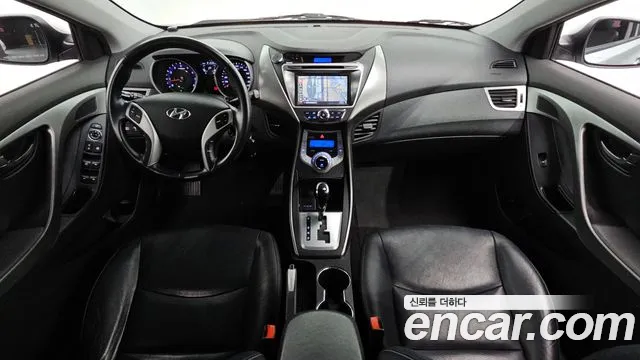 Hyundai Elantra — интерьер
