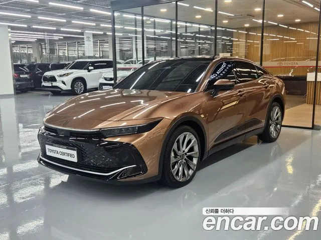 Toyota Crown — экстерьер