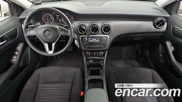 Mercedes-Benz A-класс — интерьер